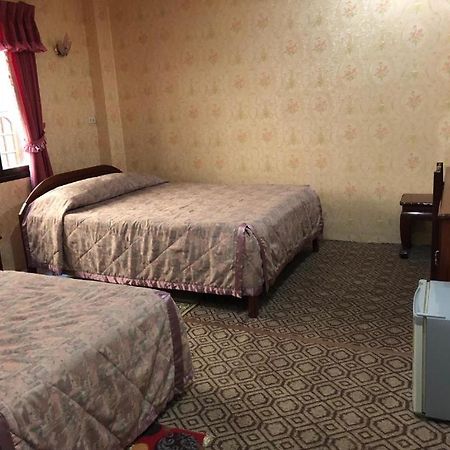 Thaveesinh Hotel Ban Houayxay Exteriör bild