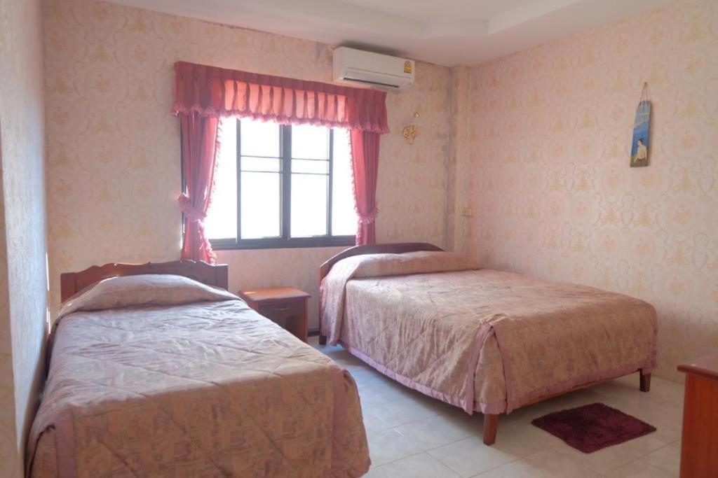 Thaveesinh Hotel Ban Houayxay Exteriör bild