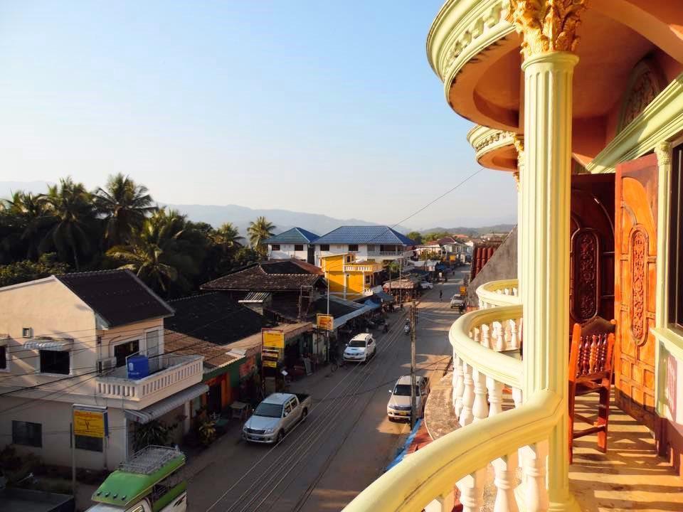 Thaveesinh Hotel Ban Houayxay Exteriör bild