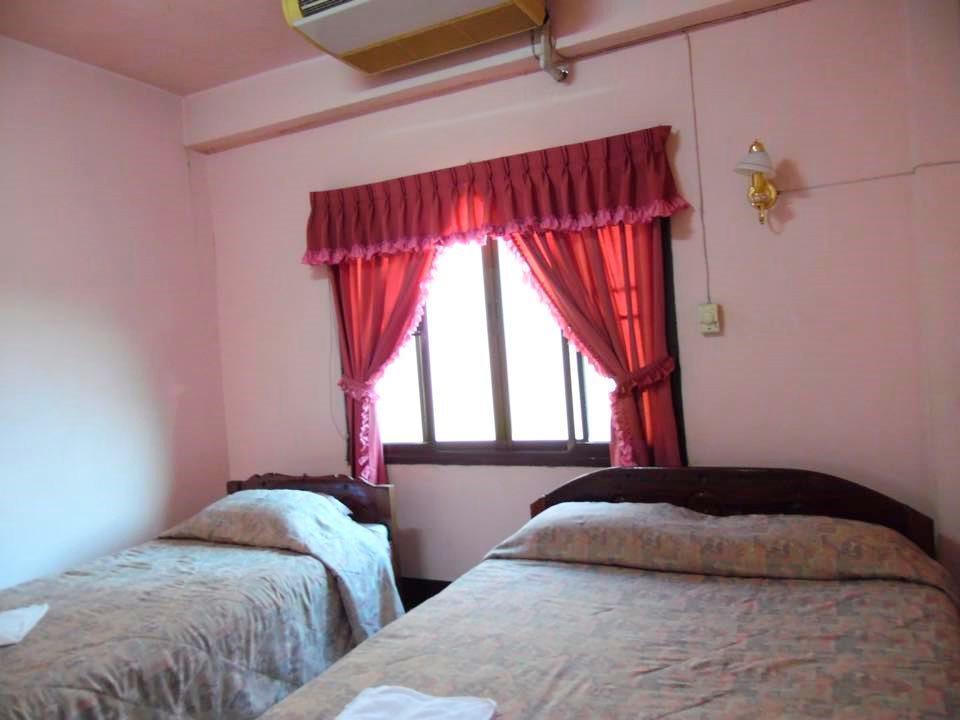 Thaveesinh Hotel Ban Houayxay Exteriör bild