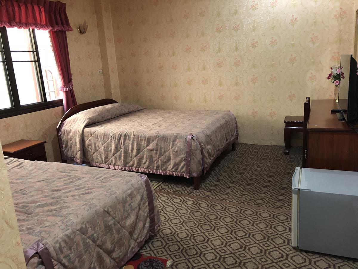Thaveesinh Hotel Ban Houayxay Exteriör bild