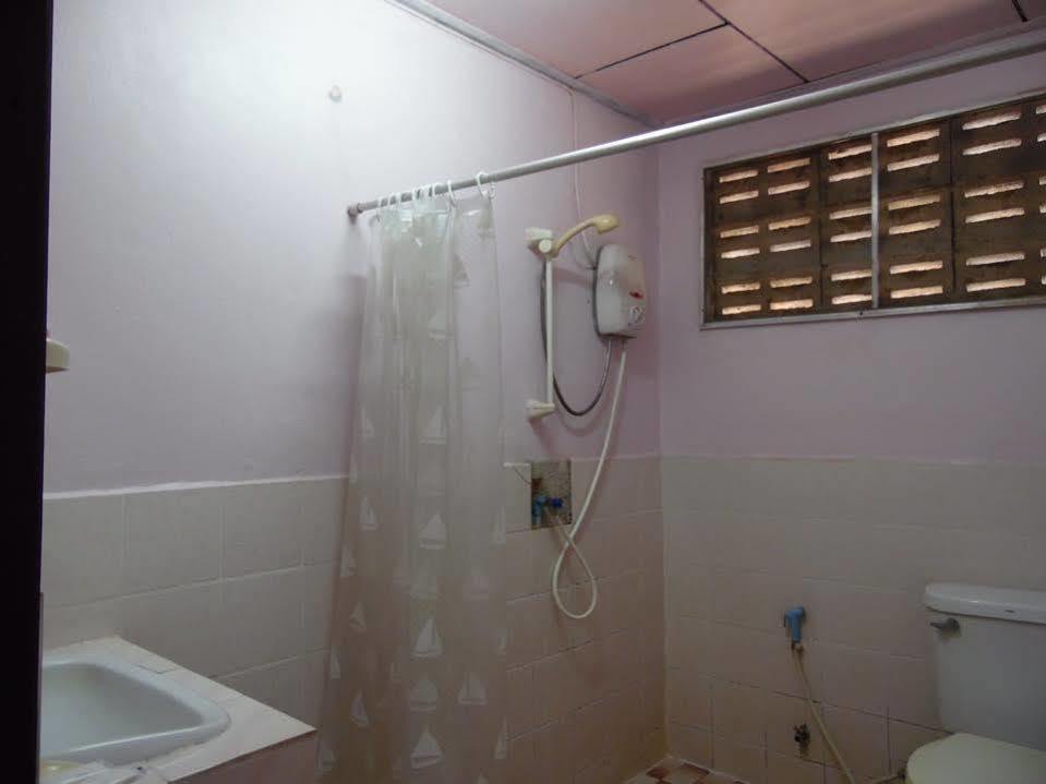 Thaveesinh Hotel Ban Houayxay Exteriör bild